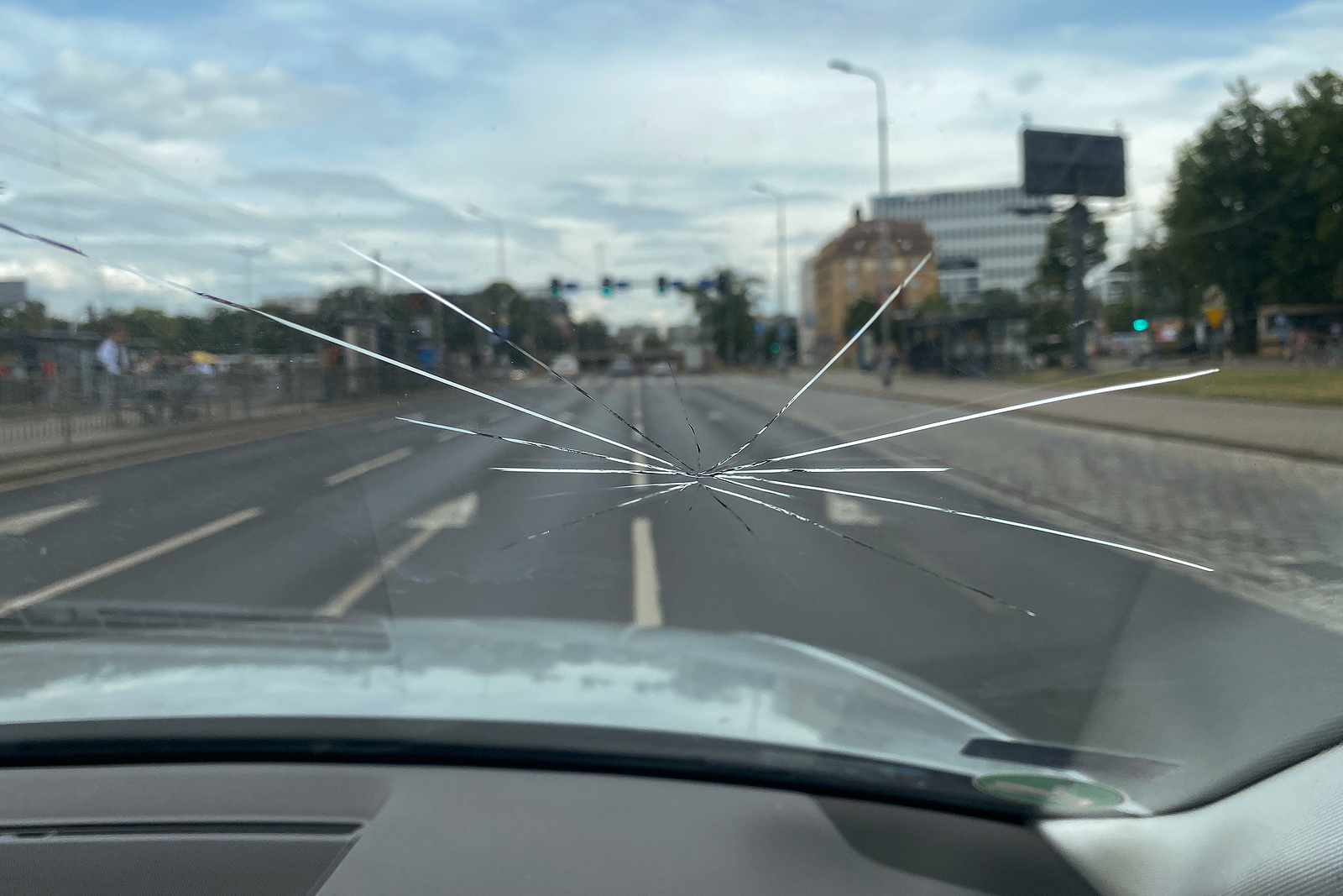 Could Windscreen Cracks Be Caused By Poor Road Maintenance?