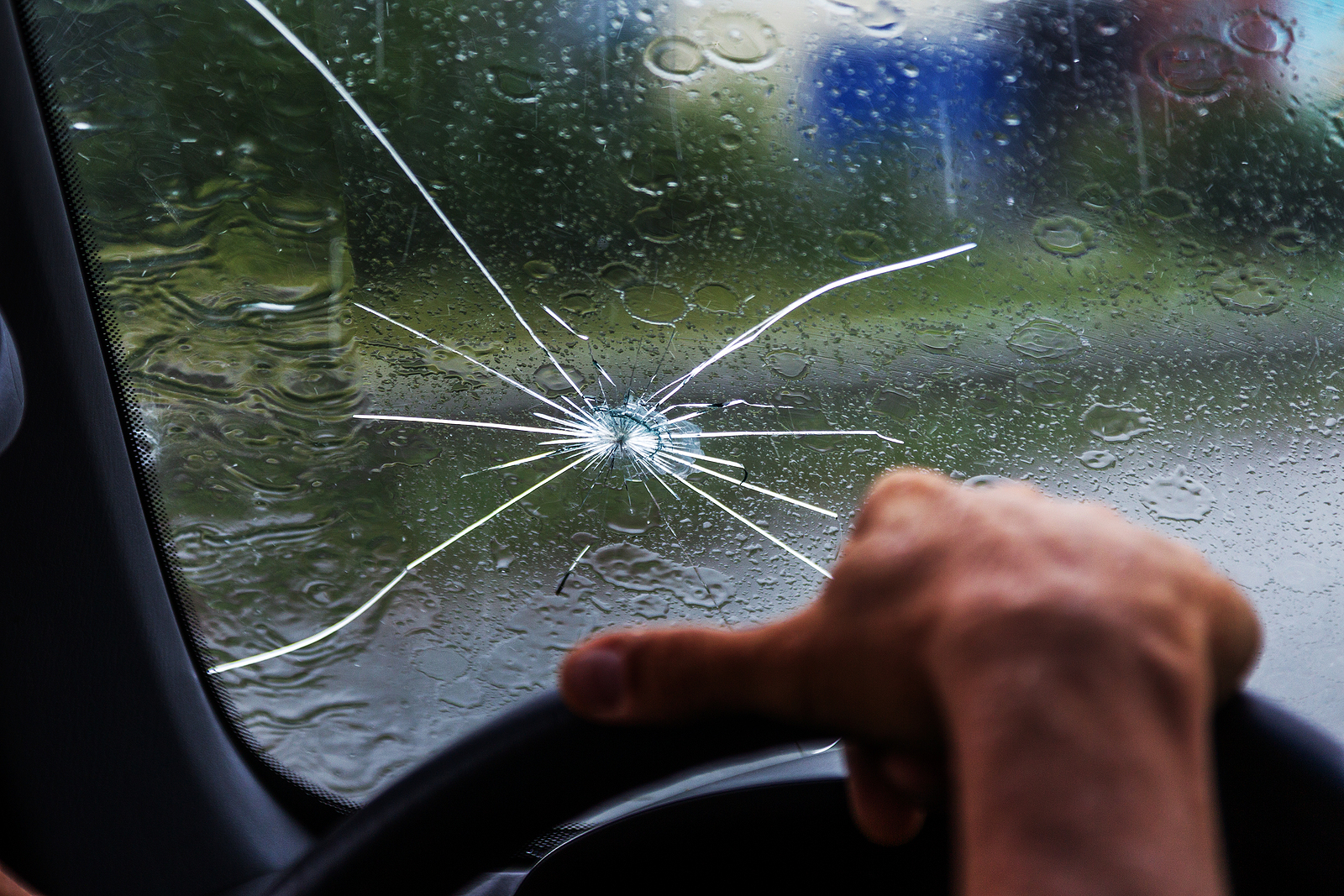 Why Should You Never Delay Repairing A Windscreen Crack?